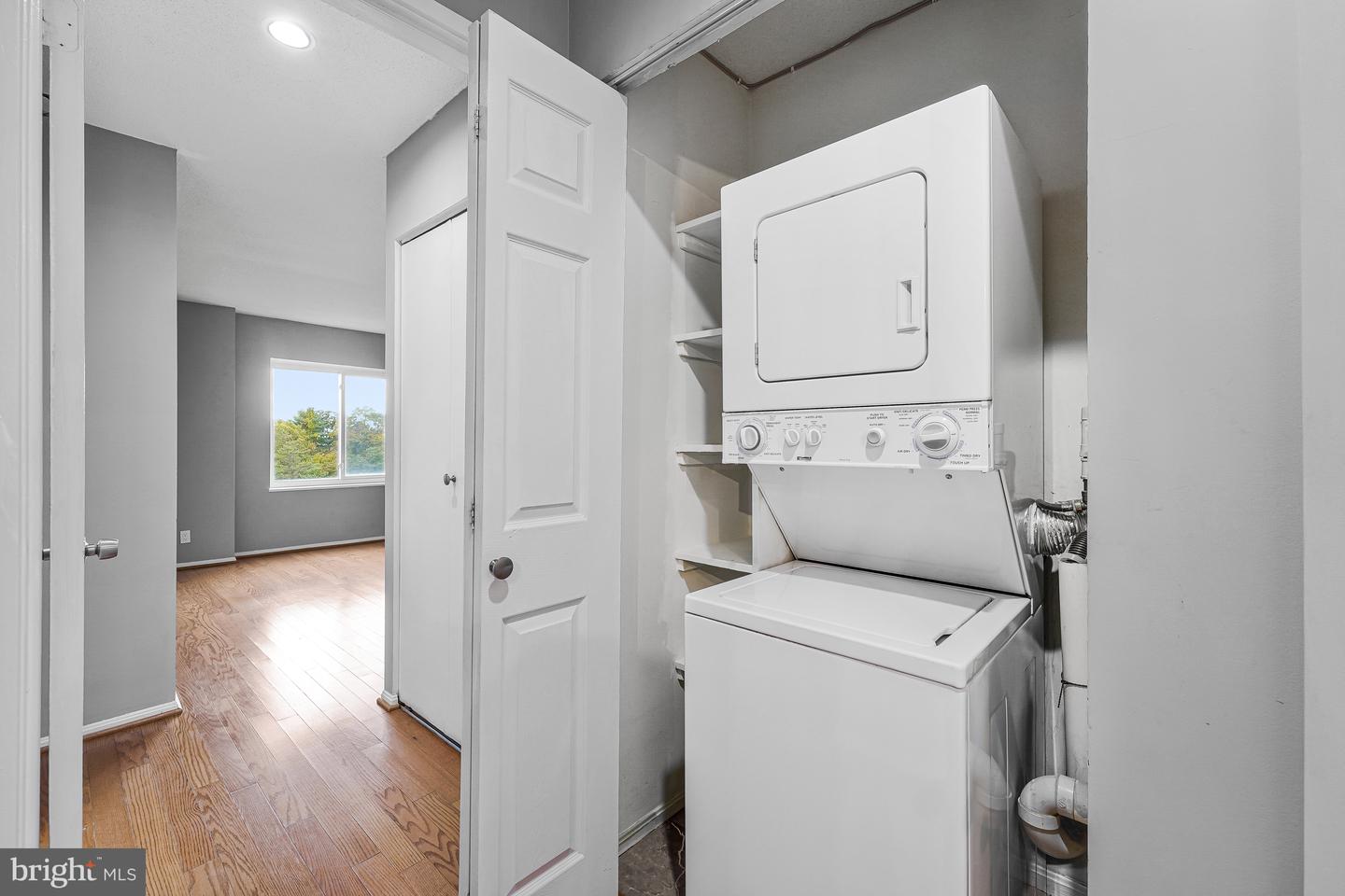 8360 GREENSBORO DR #516, MCLEAN, Virginia 22102, 1 Bedroom Bedrooms, ,1 BathroomBathrooms,Residential,For sale,8360 GREENSBORO DR #516,VAFX2276560 MLS # VAFX2276560