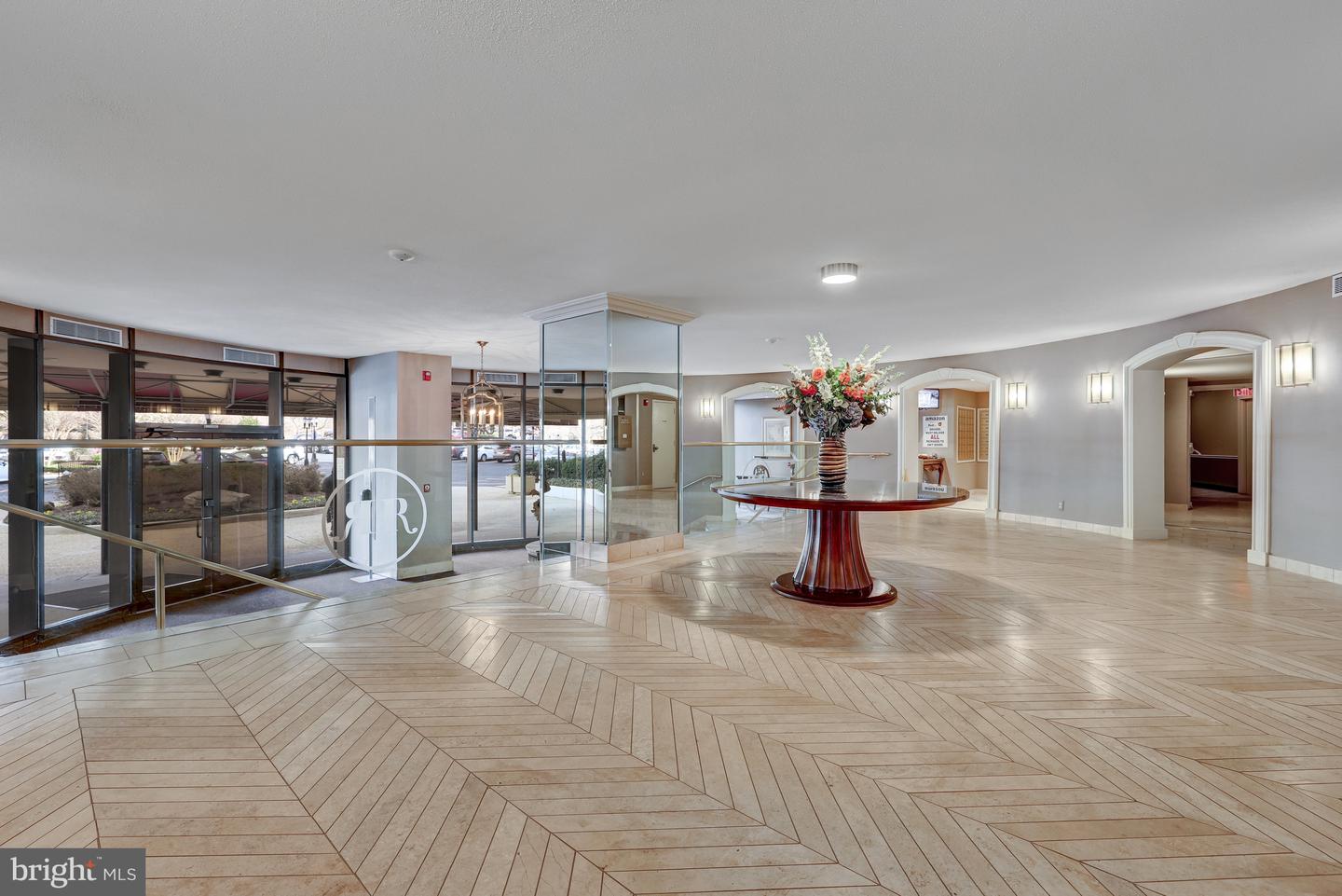 8360 GREENSBORO DR #516, MCLEAN, Virginia 22102, 1 Bedroom Bedrooms, ,1 BathroomBathrooms,Residential,For sale,8360 GREENSBORO DR #516,VAFX2276560 MLS # VAFX2276560