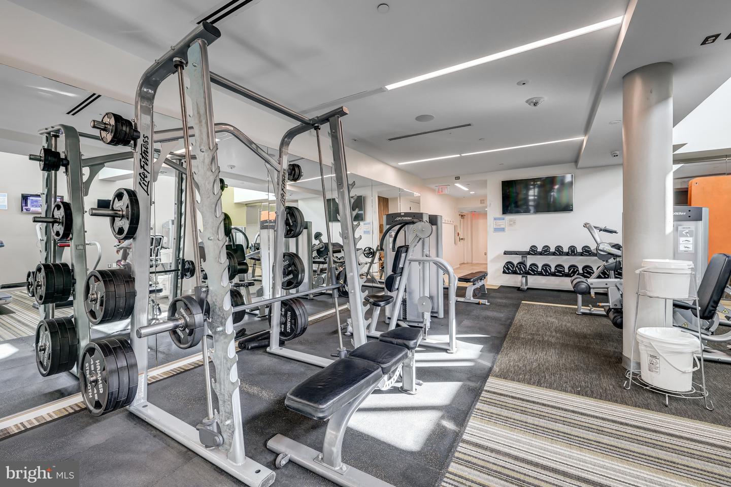 8360 GREENSBORO DR #516, MCLEAN, Virginia 22102, 1 Bedroom Bedrooms, ,1 BathroomBathrooms,Residential,For sale,8360 GREENSBORO DR #516,VAFX2276560 MLS # VAFX2276560