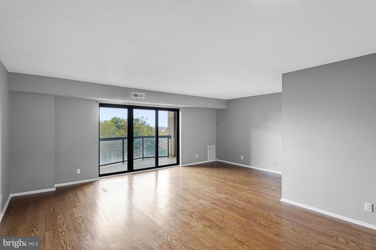 8360 GREENSBORO DR #516, MCLEAN, Virginia 22102, 1 Bedroom Bedrooms, ,1 BathroomBathrooms,Residential,For sale,8360 GREENSBORO DR #516,VAFX2276560 MLS # VAFX2276560