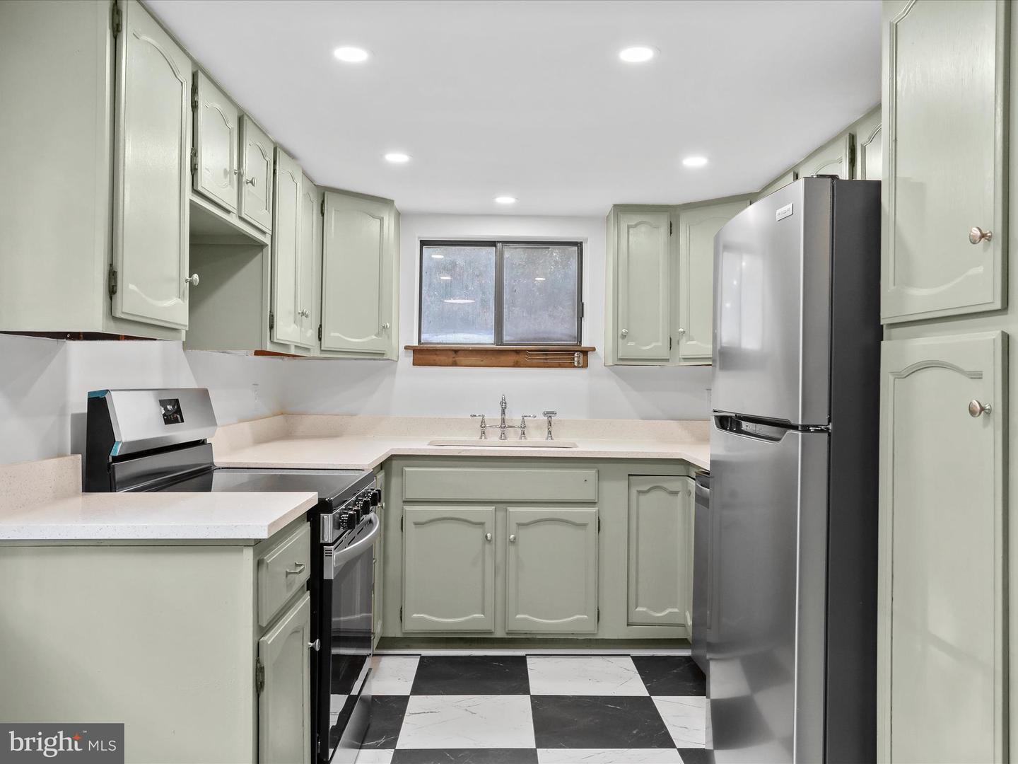 290 HICKORY LN, MOUNT JACKSON, Virginia 22842, 3 Bedrooms Bedrooms, ,1 BathroomBathrooms,Residential,For sale,290 HICKORY LN,VASH2012878 MLS # VASH2012878