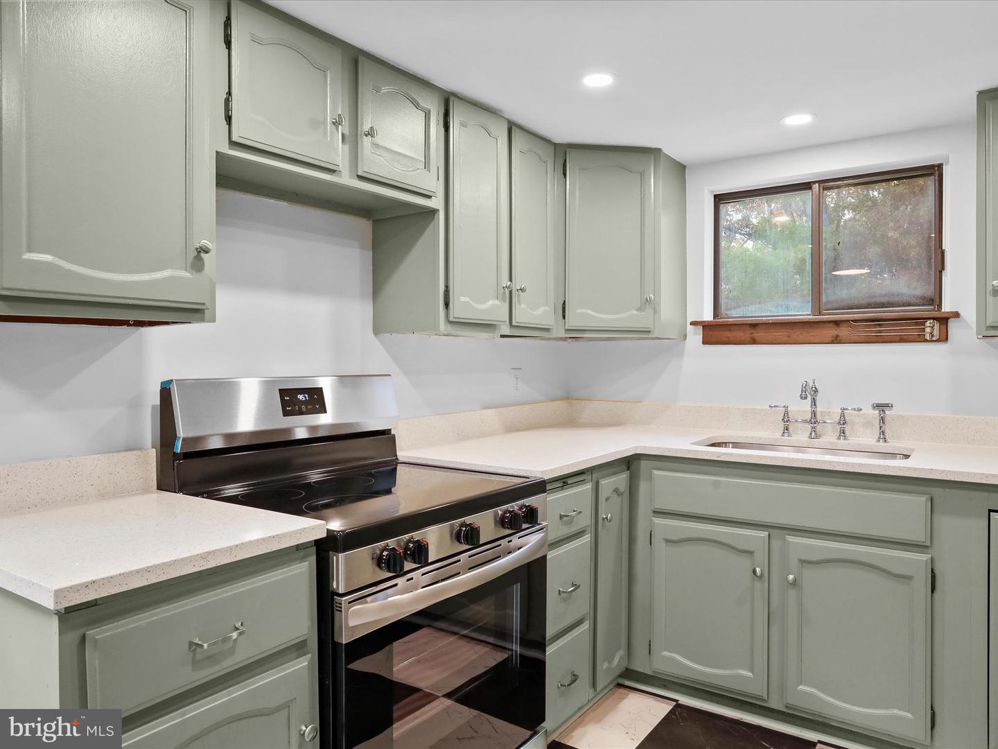 290 HICKORY LN, MOUNT JACKSON, Virginia 22842, 3 Bedrooms Bedrooms, ,1 BathroomBathrooms,Residential,For sale,290 HICKORY LN,VASH2012878 MLS # VASH2012878