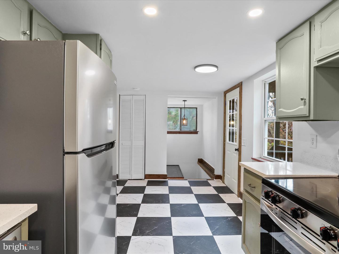 290 HICKORY LN, MOUNT JACKSON, Virginia 22842, 3 Bedrooms Bedrooms, ,1 BathroomBathrooms,Residential,For sale,290 HICKORY LN,VASH2012878 MLS # VASH2012878