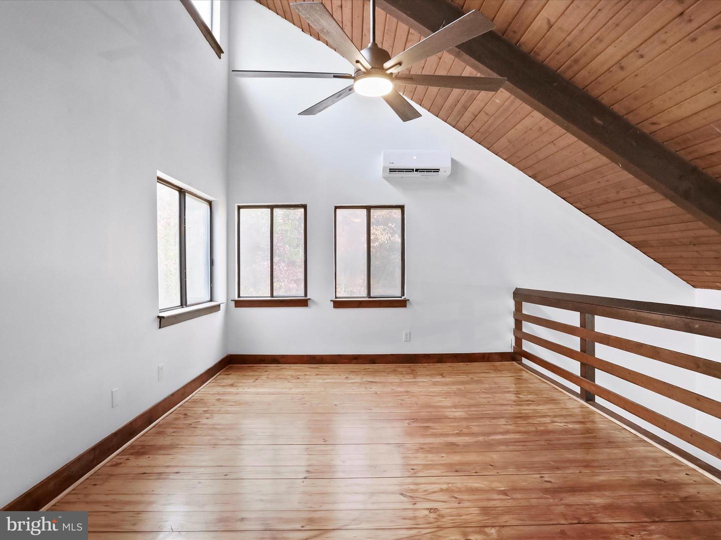 290 HICKORY LN, MOUNT JACKSON, Virginia 22842, 3 Bedrooms Bedrooms, ,1 BathroomBathrooms,Residential,For sale,290 HICKORY LN,VASH2012878 MLS # VASH2012878