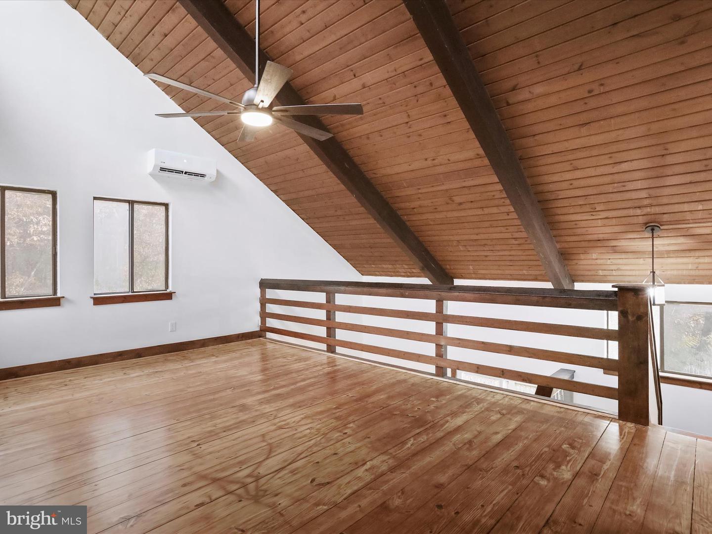 290 HICKORY LN, MOUNT JACKSON, Virginia 22842, 3 Bedrooms Bedrooms, ,1 BathroomBathrooms,Residential,For sale,290 HICKORY LN,VASH2012878 MLS # VASH2012878