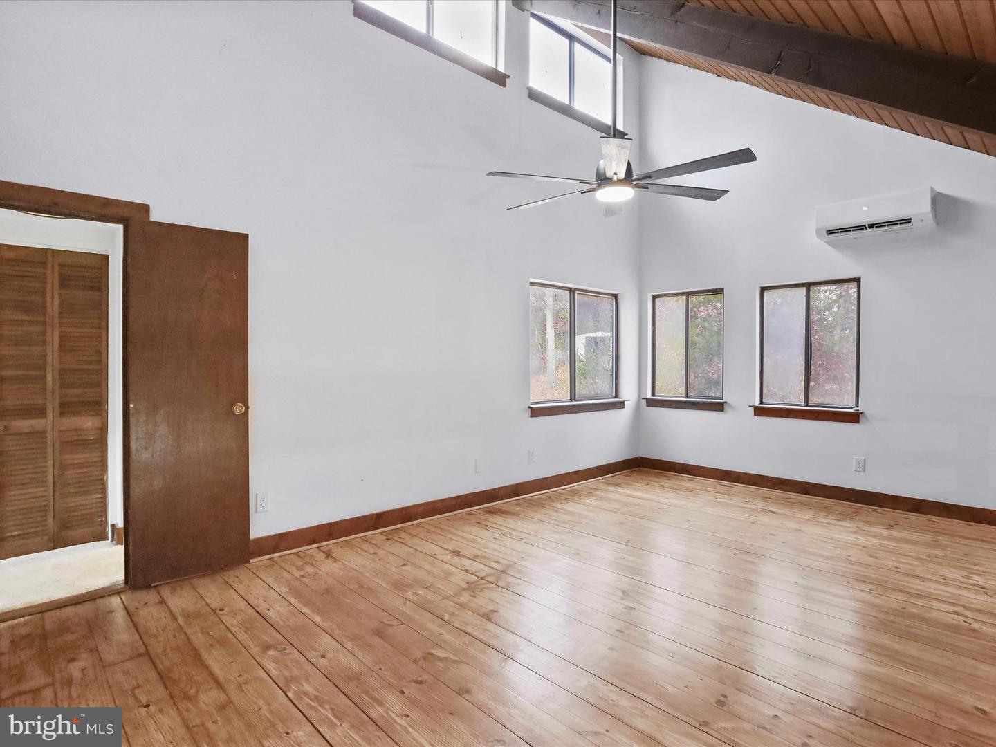 290 HICKORY LN, MOUNT JACKSON, Virginia 22842, 3 Bedrooms Bedrooms, ,1 BathroomBathrooms,Residential,For sale,290 HICKORY LN,VASH2012878 MLS # VASH2012878