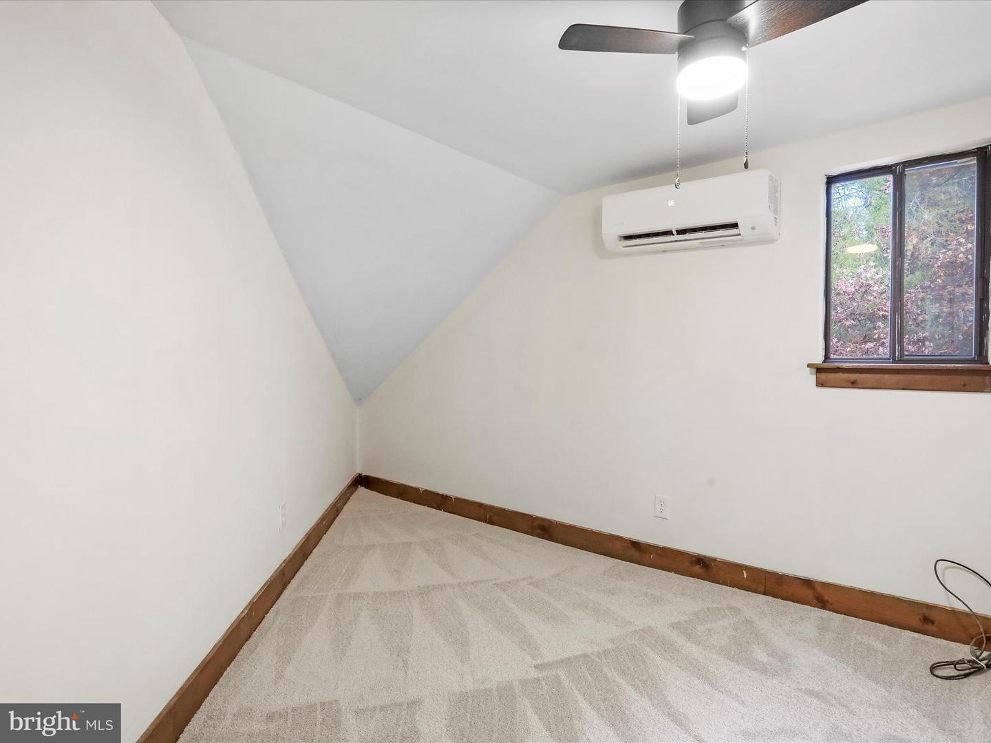 290 HICKORY LN, MOUNT JACKSON, Virginia 22842, 3 Bedrooms Bedrooms, ,1 BathroomBathrooms,Residential,For sale,290 HICKORY LN,VASH2012878 MLS # VASH2012878