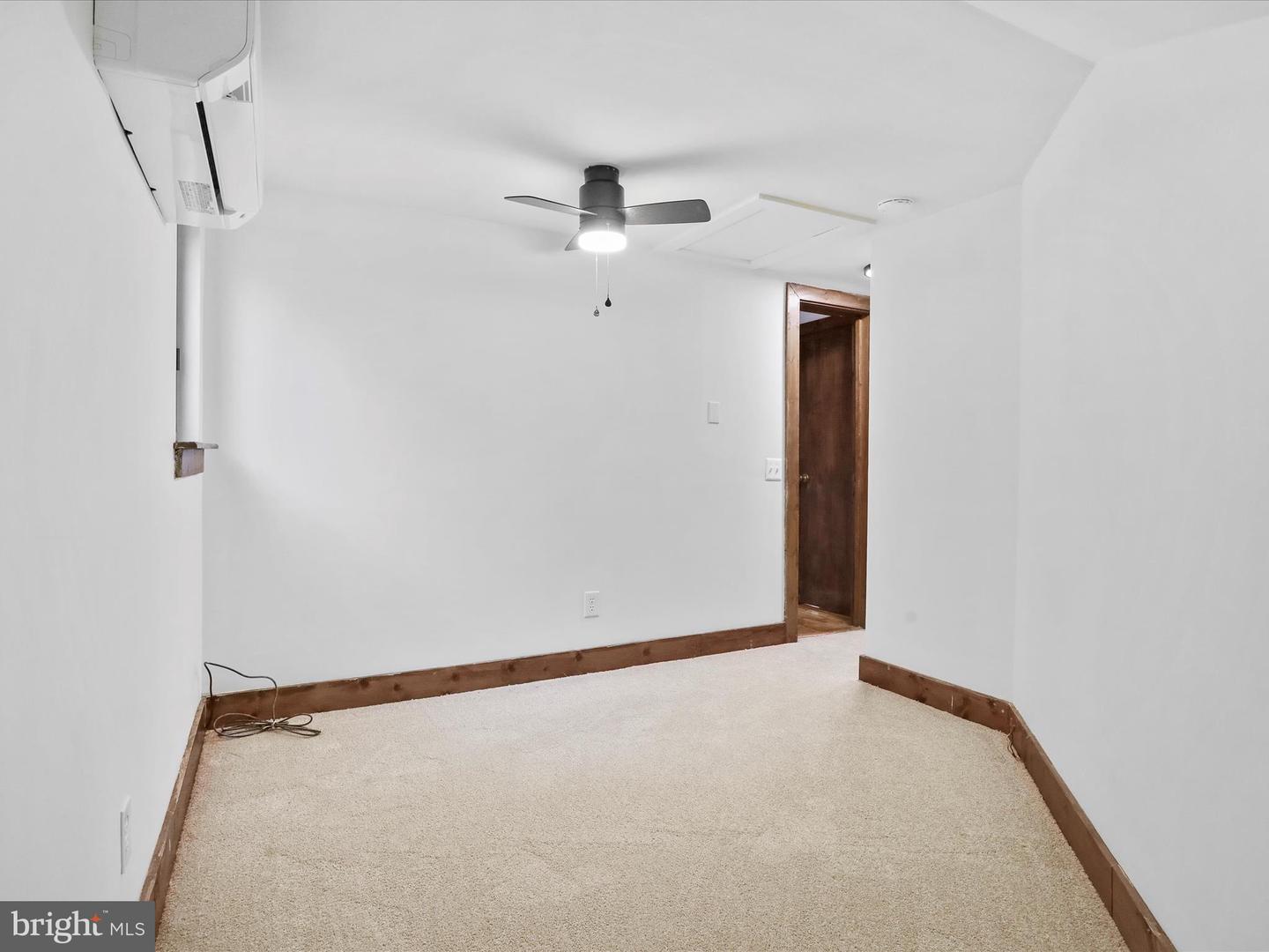 290 HICKORY LN, MOUNT JACKSON, Virginia 22842, 3 Bedrooms Bedrooms, ,1 BathroomBathrooms,Residential,For sale,290 HICKORY LN,VASH2012878 MLS # VASH2012878