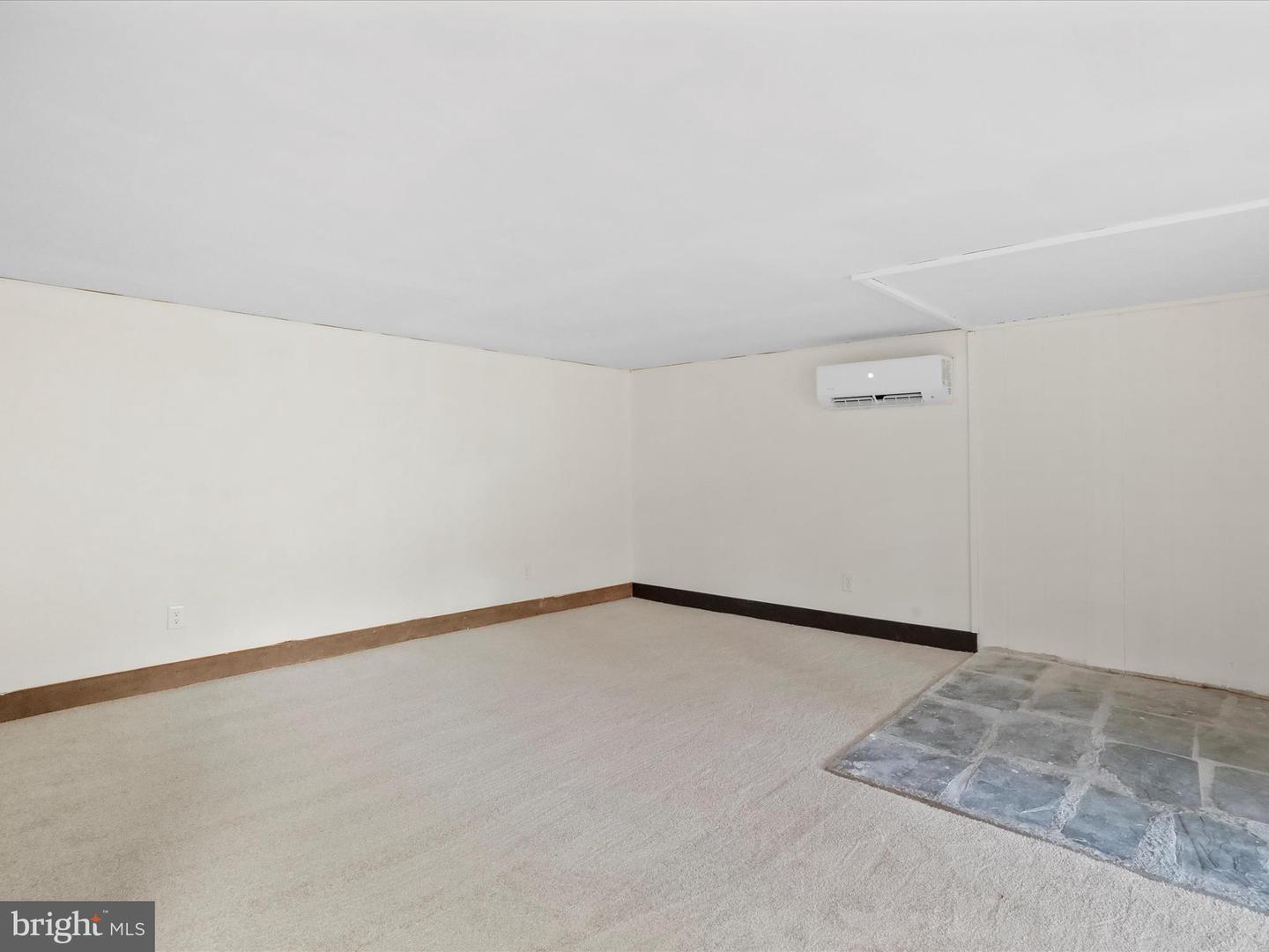 290 HICKORY LN, MOUNT JACKSON, Virginia 22842, 3 Bedrooms Bedrooms, ,1 BathroomBathrooms,Residential,For sale,290 HICKORY LN,VASH2012878 MLS # VASH2012878