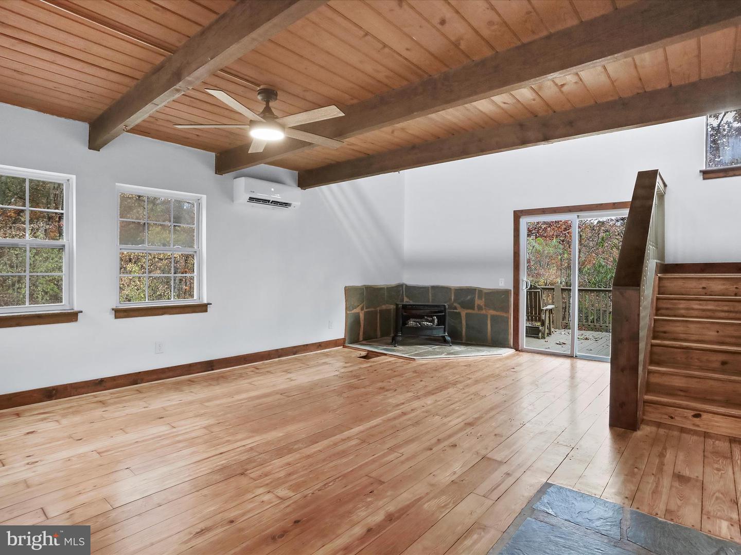 290 HICKORY LN, MOUNT JACKSON, Virginia 22842, 3 Bedrooms Bedrooms, ,1 BathroomBathrooms,Residential,For sale,290 HICKORY LN,VASH2012878 MLS # VASH2012878