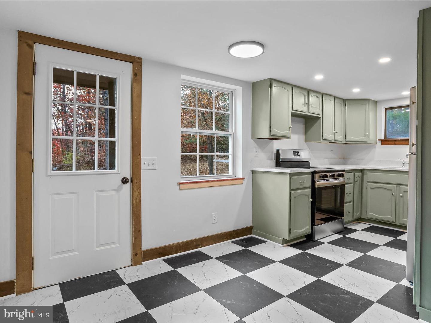 290 HICKORY LN, MOUNT JACKSON, Virginia 22842, 3 Bedrooms Bedrooms, ,1 BathroomBathrooms,Residential,For sale,290 HICKORY LN,VASH2012878 MLS # VASH2012878