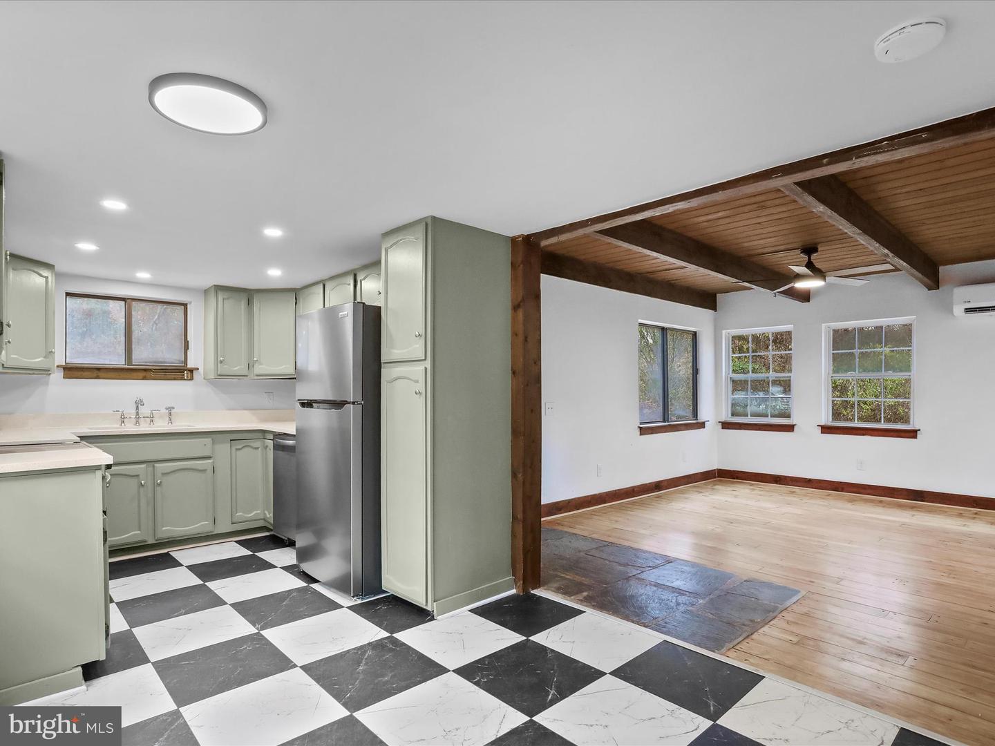 290 HICKORY LN, MOUNT JACKSON, Virginia 22842, 3 Bedrooms Bedrooms, ,1 BathroomBathrooms,Residential,For sale,290 HICKORY LN,VASH2012878 MLS # VASH2012878