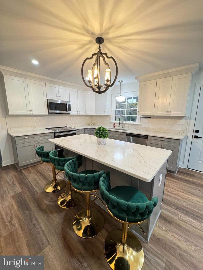 9901 GLASS RD, NORTH CHESTERFIELD, Virginia 23236, 4 Bedrooms Bedrooms, 12 Rooms Rooms,2 BathroomsBathrooms,Residential,For sale,9901 GLASS RD,VACF2001302 MLS # VACF2001302