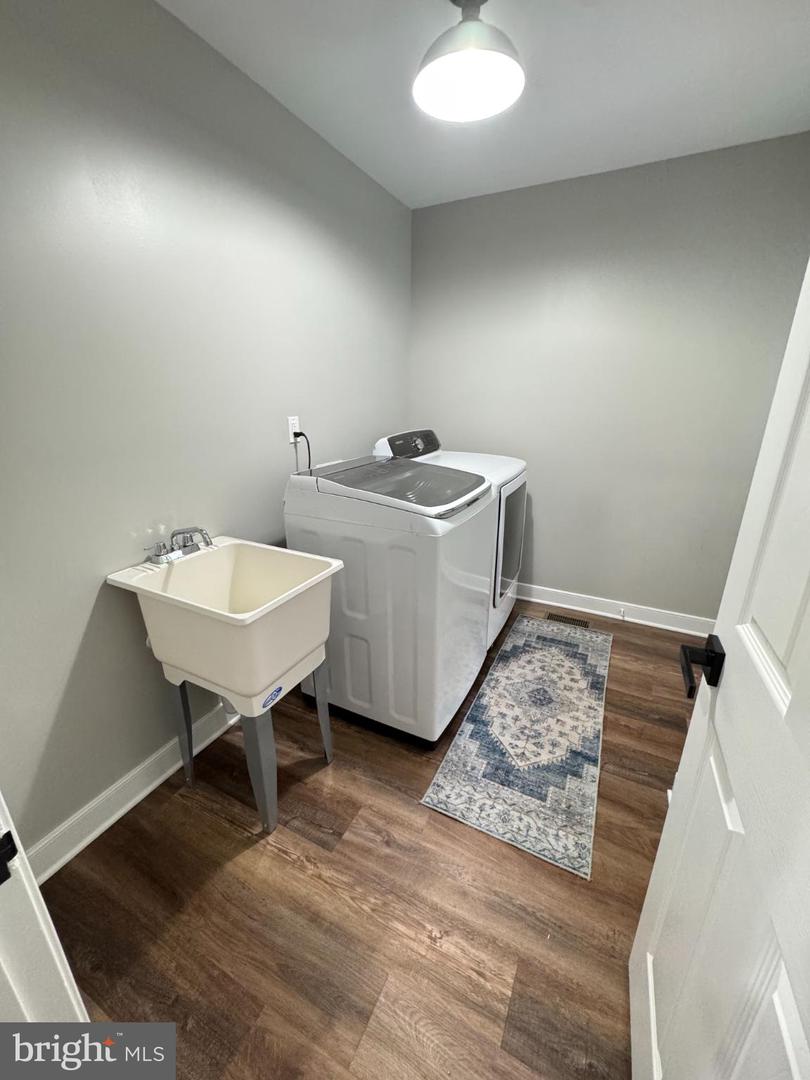 9901 GLASS RD, NORTH CHESTERFIELD, Virginia 23236, 4 Bedrooms Bedrooms, 12 Rooms Rooms,2 BathroomsBathrooms,Residential,For sale,9901 GLASS RD,VACF2001302 MLS # VACF2001302