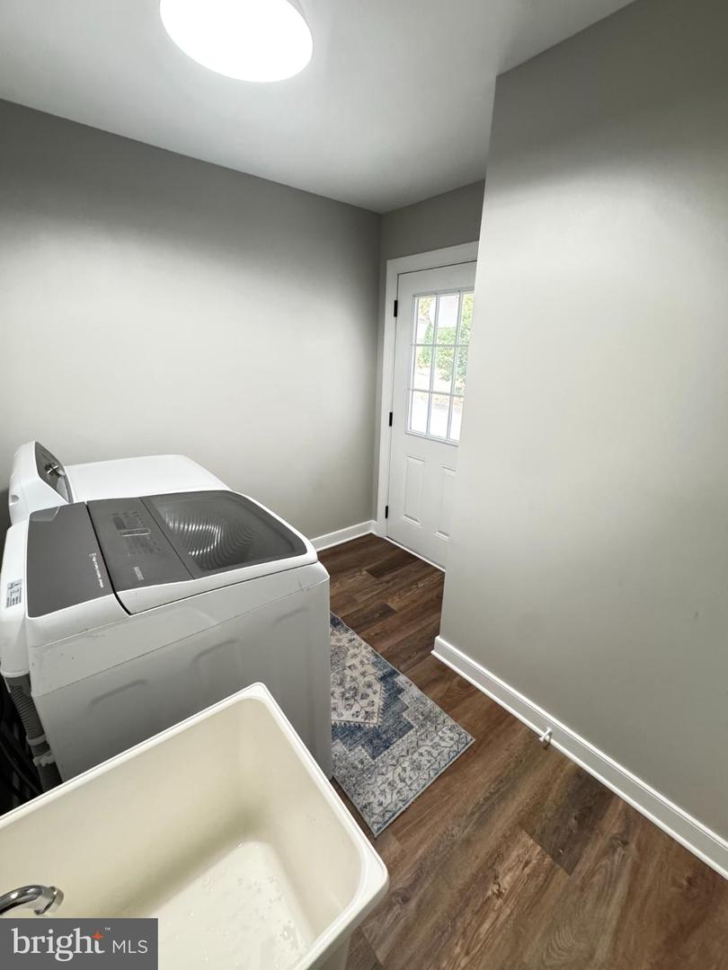 9901 GLASS RD, NORTH CHESTERFIELD, Virginia 23236, 4 Bedrooms Bedrooms, 12 Rooms Rooms,2 BathroomsBathrooms,Residential,For sale,9901 GLASS RD,VACF2001302 MLS # VACF2001302