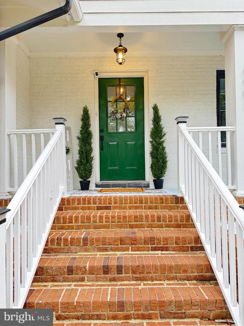 9901 GLASS RD, NORTH CHESTERFIELD, Virginia 23236, 4 Bedrooms Bedrooms, 12 Rooms Rooms,2 BathroomsBathrooms,Residential,For sale,9901 GLASS RD,VACF2001302 MLS # VACF2001302