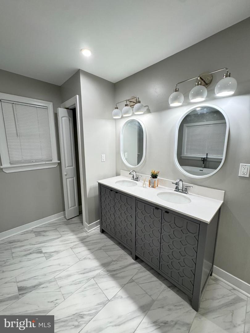 9901 GLASS RD, NORTH CHESTERFIELD, Virginia 23236, 4 Bedrooms Bedrooms, 12 Rooms Rooms,2 BathroomsBathrooms,Residential,For sale,9901 GLASS RD,VACF2001302 MLS # VACF2001302