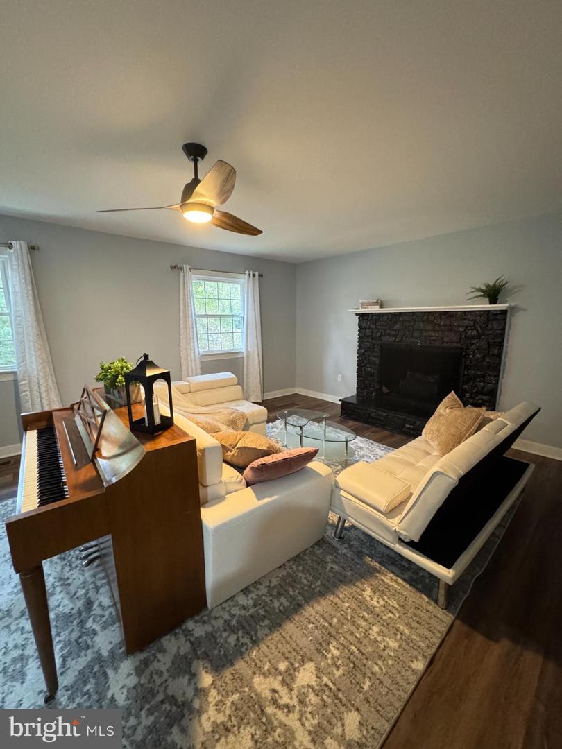 9901 GLASS RD, NORTH CHESTERFIELD, Virginia 23236, 4 Bedrooms Bedrooms, 12 Rooms Rooms,2 BathroomsBathrooms,Residential,For sale,9901 GLASS RD,VACF2001302 MLS # VACF2001302