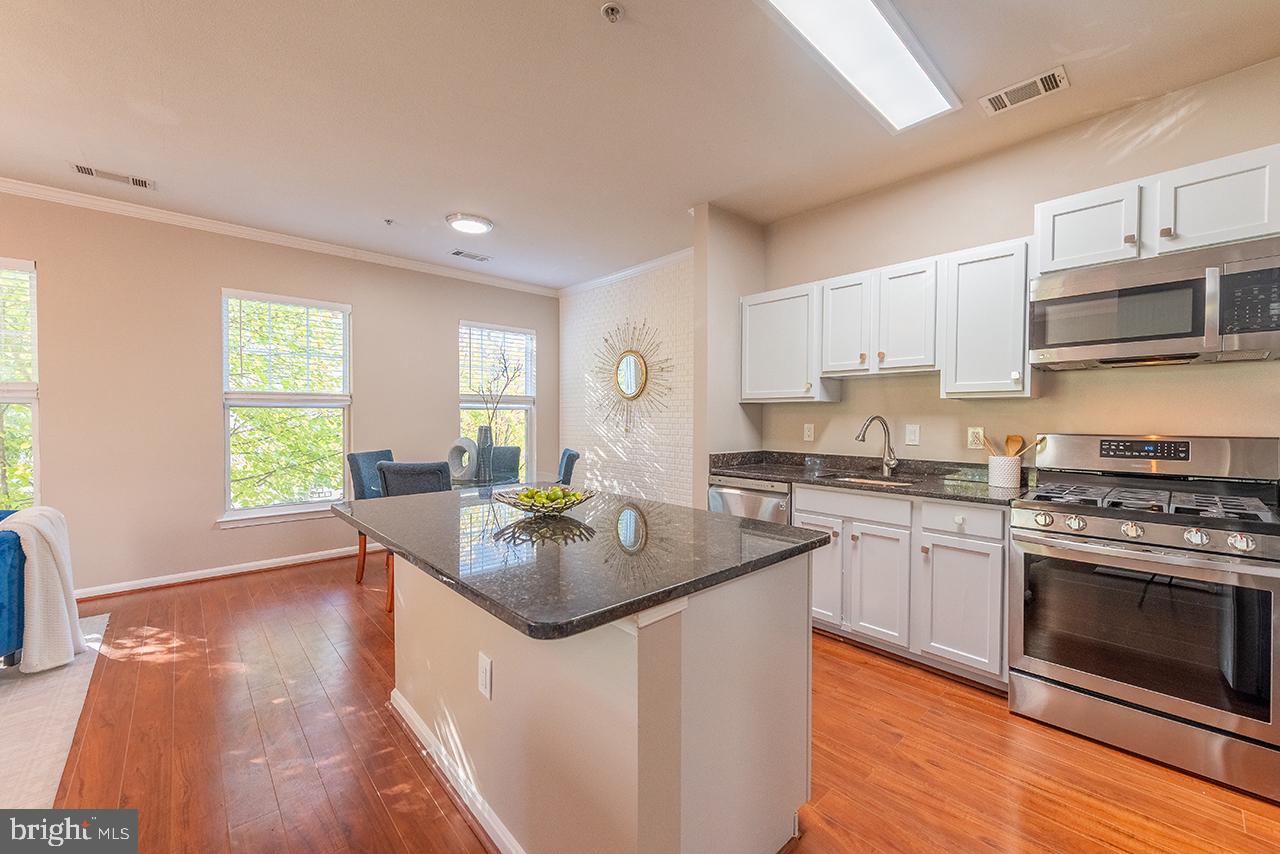 13369 CONNOR DR #T, CENTREVILLE, Virginia 20120, 2 Bedrooms Bedrooms, ,2 BathroomsBathrooms,Residential,For sale,13369 CONNOR DR #T,VAFX2276336 MLS # VAFX2276336 13369 CONNOR DR #T, CENTREVILLE, Virginia 20120, 2 Bedrooms Bedrooms, ,2 BathroomsBathrooms,Residential,For sale,13369 CONNOR DR #T,VAFX2276336 MLS # VAFX2276336