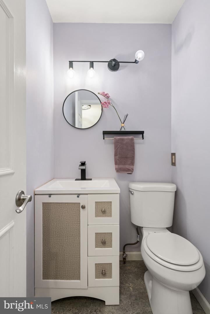 6111 ESSEX HOUSE SQ #B, ALEXANDRIA, Virginia 22310, 2 Bedrooms Bedrooms, 7 Rooms Rooms,1 BathroomBathrooms,Residential,For sale,6111 ESSEX HOUSE SQ #B,VAFX2276360 MLS # VAFX2276360 6111 ESSEX HOUSE SQ #B, ALEXANDRIA, Virginia 22310, 2 Bedrooms Bedrooms, 7 Rooms Rooms,1 BathroomBathrooms,Residential,For sale,6111 ESSEX HOUSE SQ #B,VAFX2276360 MLS # VAFX2276360