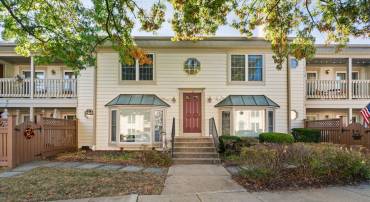 6111 ESSEX HOUSE SQ #B, ALEXANDRIA, Virginia 22310, 2 Bedrooms Bedrooms, 7 Rooms Rooms,1 BathroomBathrooms,Residential,For sale,6111 ESSEX HOUSE SQ #B,VAFX2276360 MLS # VAFX2276360