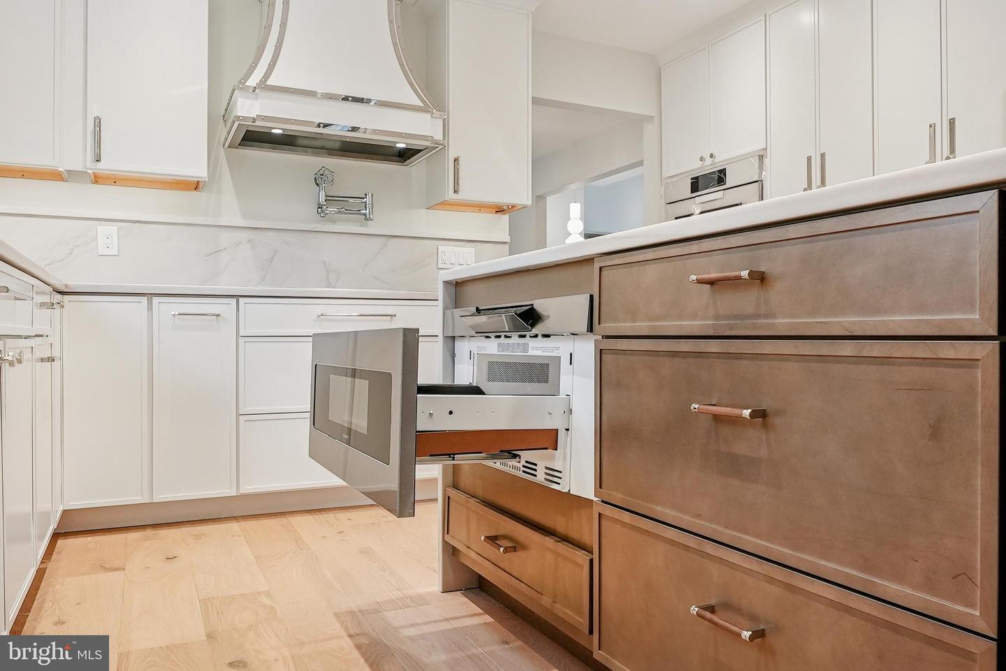 11000 OAKTON WOODS WAY, OAKTON, Virginia 22124, 4 Bedrooms Bedrooms, ,3 BathroomsBathrooms,Residential,For sale,11000 OAKTON WOODS WAY,VAFX2276392 MLS # VAFX2276392 11000 OAKTON WOODS WAY, OAKTON, Virginia 22124, 4 Bedrooms Bedrooms, ,3 BathroomsBathrooms,Residential,For sale,11000 OAKTON WOODS WAY,VAFX2276392 MLS # VAFX2276392