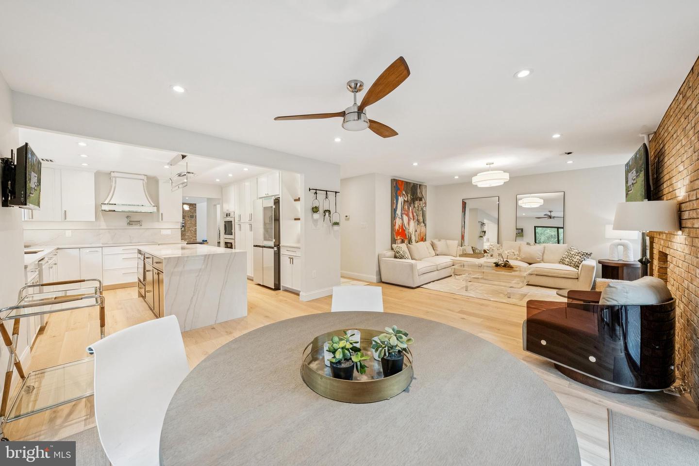 11000 OAKTON WOODS WAY, OAKTON, Virginia 22124, 4 Bedrooms Bedrooms, ,3 BathroomsBathrooms,Residential,For sale,11000 OAKTON WOODS WAY,VAFX2276392 MLS # VAFX2276392 11000 OAKTON WOODS WAY, OAKTON, Virginia 22124, 4 Bedrooms Bedrooms, ,3 BathroomsBathrooms,Residential,For sale,11000 OAKTON WOODS WAY,VAFX2276392 MLS # VAFX2276392