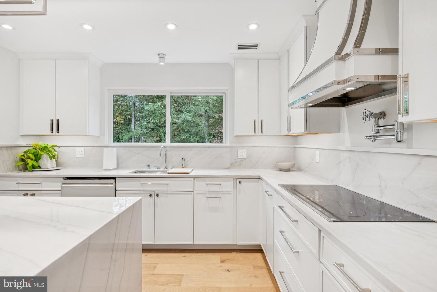 11000 OAKTON WOODS WAY, OAKTON, Virginia 22124, 4 Bedrooms Bedrooms, ,3 BathroomsBathrooms,Residential,For sale,11000 OAKTON WOODS WAY,VAFX2276392 MLS # VAFX2276392 11000 OAKTON WOODS WAY, OAKTON, Virginia 22124, 4 Bedrooms Bedrooms, ,3 BathroomsBathrooms,Residential,For sale,11000 OAKTON WOODS WAY,VAFX2276392 MLS # VAFX2276392