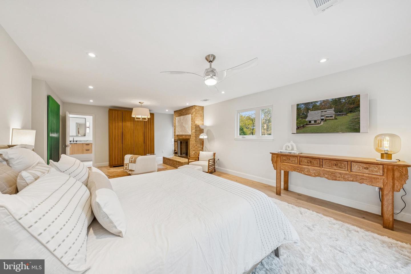 11000 OAKTON WOODS WAY, OAKTON, Virginia 22124, 4 Bedrooms Bedrooms, ,3 BathroomsBathrooms,Residential,For sale,11000 OAKTON WOODS WAY,VAFX2276392 MLS # VAFX2276392 11000 OAKTON WOODS WAY, OAKTON, Virginia 22124, 4 Bedrooms Bedrooms, ,3 BathroomsBathrooms,Residential,For sale,11000 OAKTON WOODS WAY,VAFX2276392 MLS # VAFX2276392