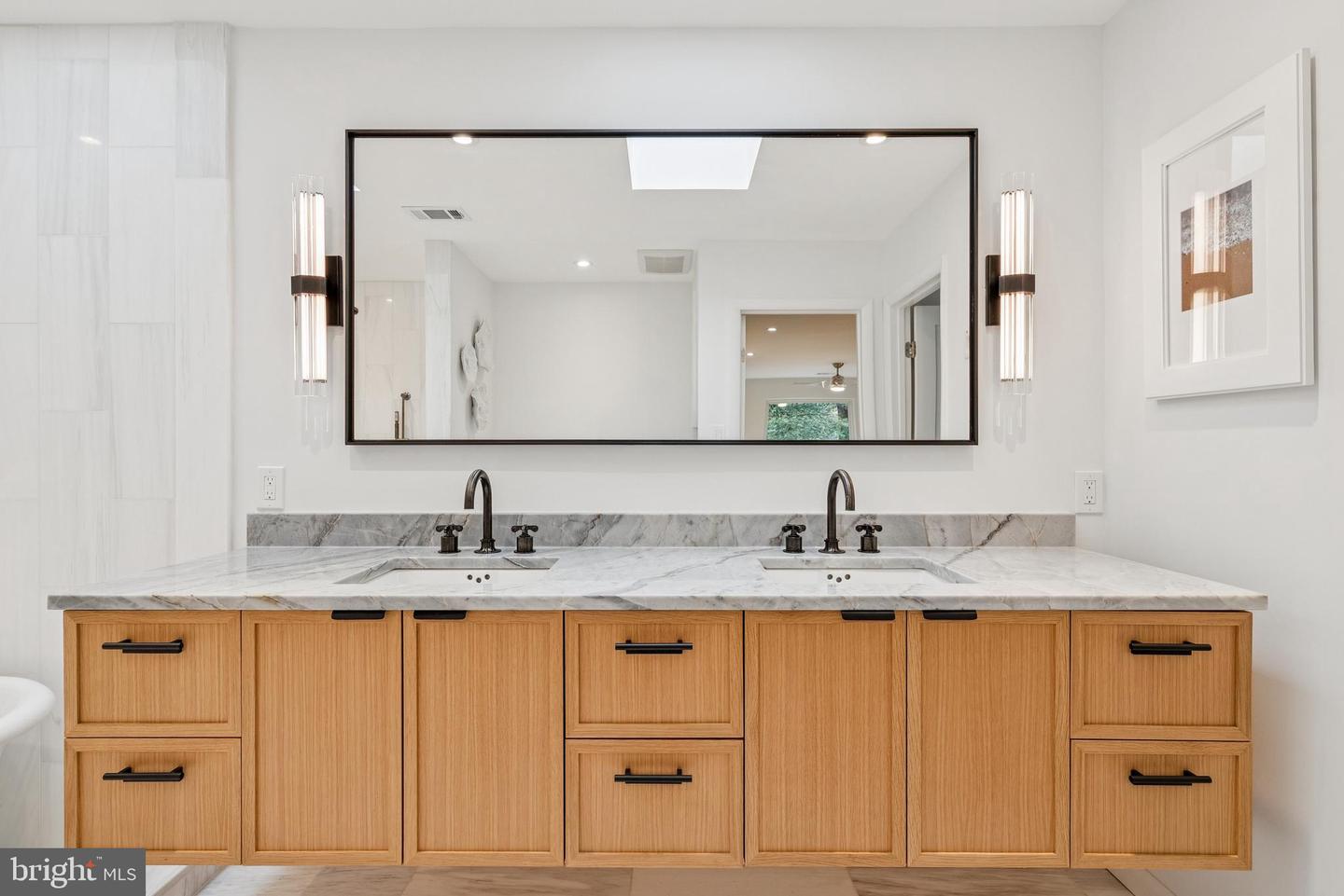 11000 OAKTON WOODS WAY, OAKTON, Virginia 22124, 4 Bedrooms Bedrooms, ,3 BathroomsBathrooms,Residential,For sale,11000 OAKTON WOODS WAY,VAFX2276392 MLS # VAFX2276392 11000 OAKTON WOODS WAY, OAKTON, Virginia 22124, 4 Bedrooms Bedrooms, ,3 BathroomsBathrooms,Residential,For sale,11000 OAKTON WOODS WAY,VAFX2276392 MLS # VAFX2276392