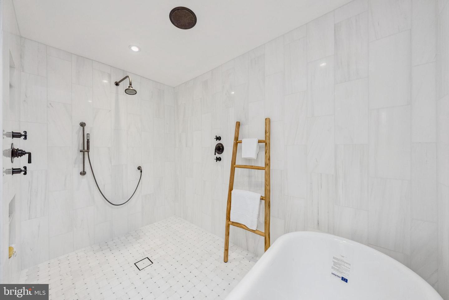 11000 OAKTON WOODS WAY, OAKTON, Virginia 22124, 4 Bedrooms Bedrooms, ,3 BathroomsBathrooms,Residential,For sale,11000 OAKTON WOODS WAY,VAFX2276392 MLS # VAFX2276392 11000 OAKTON WOODS WAY, OAKTON, Virginia 22124, 4 Bedrooms Bedrooms, ,3 BathroomsBathrooms,Residential,For sale,11000 OAKTON WOODS WAY,VAFX2276392 MLS # VAFX2276392