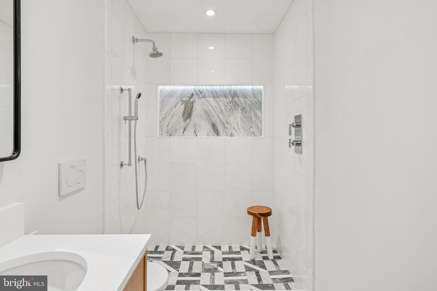 11000 OAKTON WOODS WAY, OAKTON, Virginia 22124, 4 Bedrooms Bedrooms, ,3 BathroomsBathrooms,Residential,For sale,11000 OAKTON WOODS WAY,VAFX2276392 MLS # VAFX2276392 11000 OAKTON WOODS WAY, OAKTON, Virginia 22124, 4 Bedrooms Bedrooms, ,3 BathroomsBathrooms,Residential,For sale,11000 OAKTON WOODS WAY,VAFX2276392 MLS # VAFX2276392