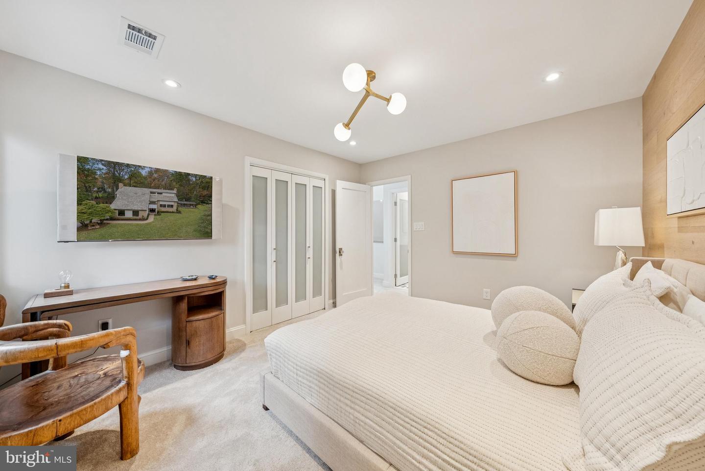 11000 OAKTON WOODS WAY, OAKTON, Virginia 22124, 4 Bedrooms Bedrooms, ,3 BathroomsBathrooms,Residential,For sale,11000 OAKTON WOODS WAY,VAFX2276392 MLS # VAFX2276392 11000 OAKTON WOODS WAY, OAKTON, Virginia 22124, 4 Bedrooms Bedrooms, ,3 BathroomsBathrooms,Residential,For sale,11000 OAKTON WOODS WAY,VAFX2276392 MLS # VAFX2276392