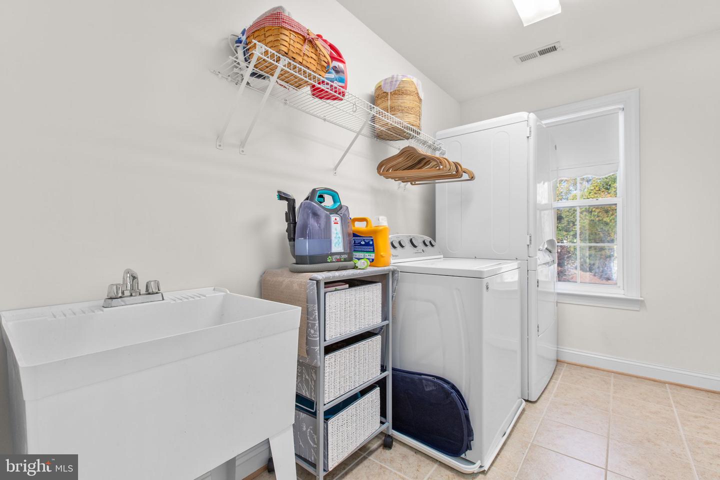 425 GENTLE BREEZE CIR, FREDERICKSBURG, Virginia 22406, 5 Bedrooms Bedrooms, ,3 BathroomsBathrooms,Residential,For sale,425 GENTLE BREEZE CIR,VAST2043836 MLS # VAST2043836