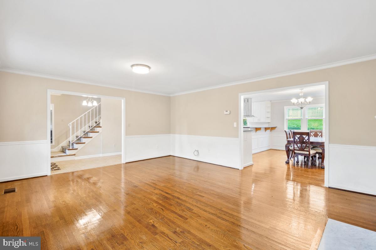 6871 CHURCHILL RD, MCLEAN, Virginia 22101, 4 Bedrooms Bedrooms, ,3 BathroomsBathrooms,Residential,For sale,6871 CHURCHILL RD,VAFX2276530 MLS # VAFX2276530 6871 CHURCHILL RD, MCLEAN, Virginia 22101, 4 Bedrooms Bedrooms, ,3 BathroomsBathrooms,Residential,For sale,6871 CHURCHILL RD,VAFX2276530 MLS # VAFX2276530