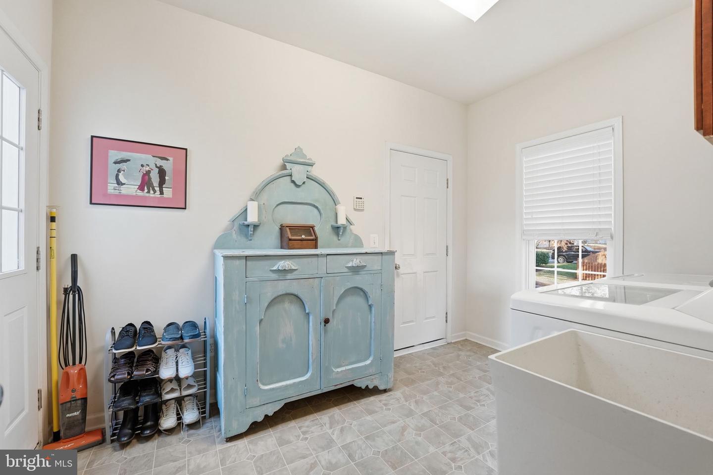 4664 ALLENS MILL BLVD, HAYMARKET, Virginia 20169, 4 Bedrooms Bedrooms, 14 Rooms Rooms,3 BathroomsBathrooms,Residential,For sale,4664 ALLENS MILL BLVD,VAPW2106902 MLS # VAPW2106902 4664 ALLENS MILL BLVD, HAYMARKET, Virginia 20169, 4 Bedrooms Bedrooms, 14 Rooms Rooms,3 BathroomsBathrooms,Residential,For sale,4664 ALLENS MILL BLVD,VAPW2106902 MLS # VAPW2106902