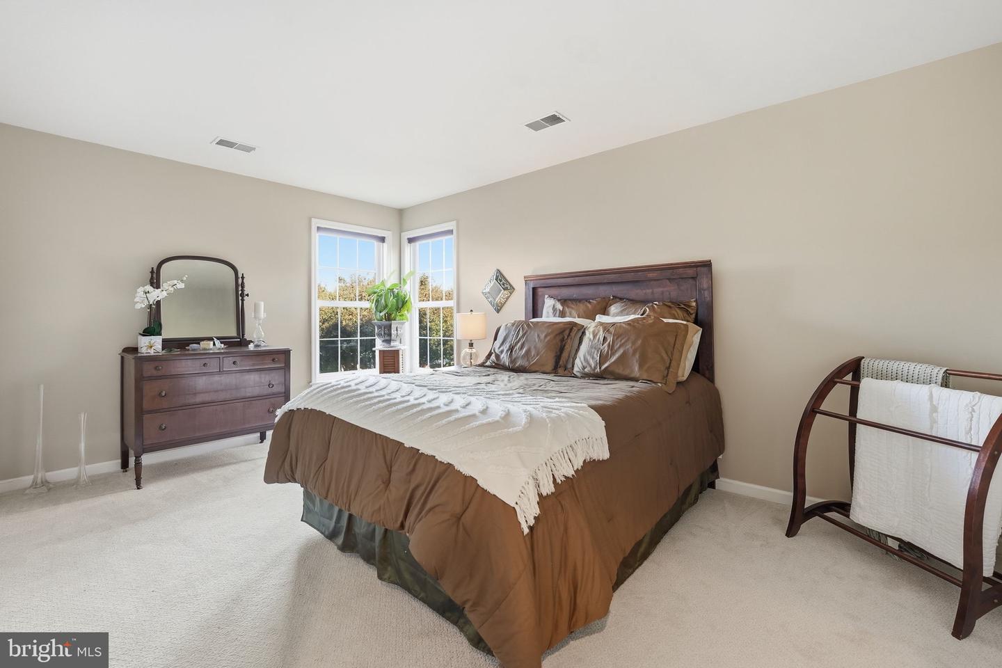 4664 ALLENS MILL BLVD, HAYMARKET, Virginia 20169, 4 Bedrooms Bedrooms, 14 Rooms Rooms,3 BathroomsBathrooms,Residential,For sale,4664 ALLENS MILL BLVD,VAPW2106902 MLS # VAPW2106902 4664 ALLENS MILL BLVD, HAYMARKET, Virginia 20169, 4 Bedrooms Bedrooms, 14 Rooms Rooms,3 BathroomsBathrooms,Residential,For sale,4664 ALLENS MILL BLVD,VAPW2106902 MLS # VAPW2106902