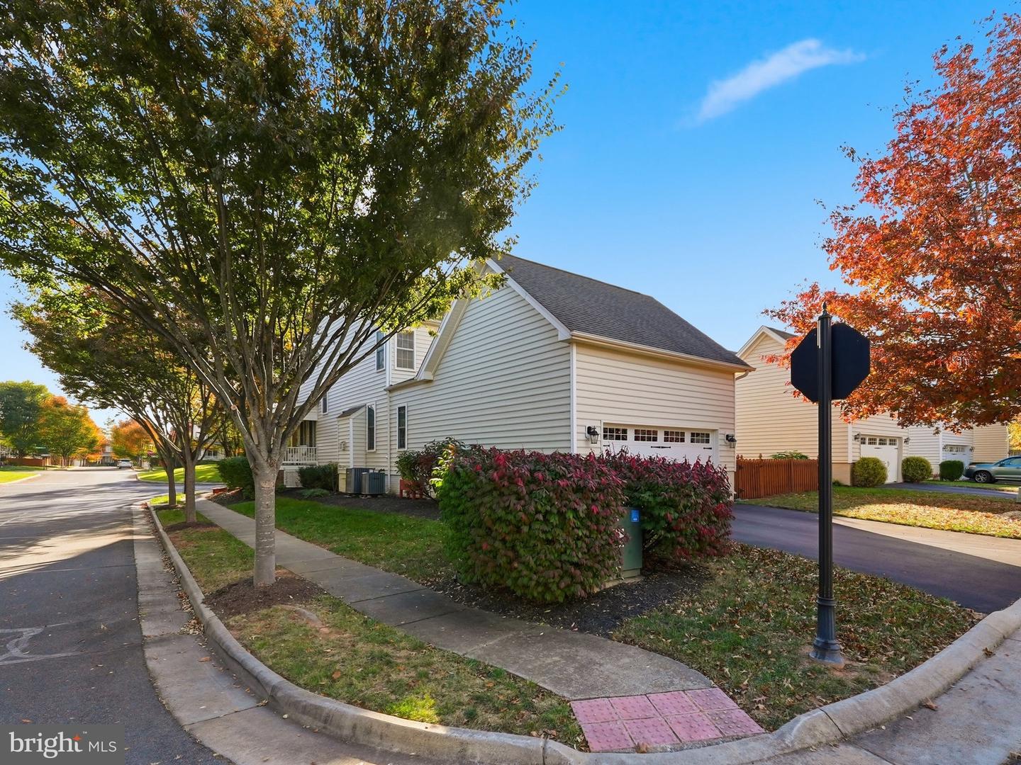 4664 ALLENS MILL BLVD, HAYMARKET, Virginia 20169, 4 Bedrooms Bedrooms, 14 Rooms Rooms,3 BathroomsBathrooms,Residential,For sale,4664 ALLENS MILL BLVD,VAPW2106902 MLS # VAPW2106902 4664 ALLENS MILL BLVD, HAYMARKET, Virginia 20169, 4 Bedrooms Bedrooms, 14 Rooms Rooms,3 BathroomsBathrooms,Residential,For sale,4664 ALLENS MILL BLVD,VAPW2106902 MLS # VAPW2106902