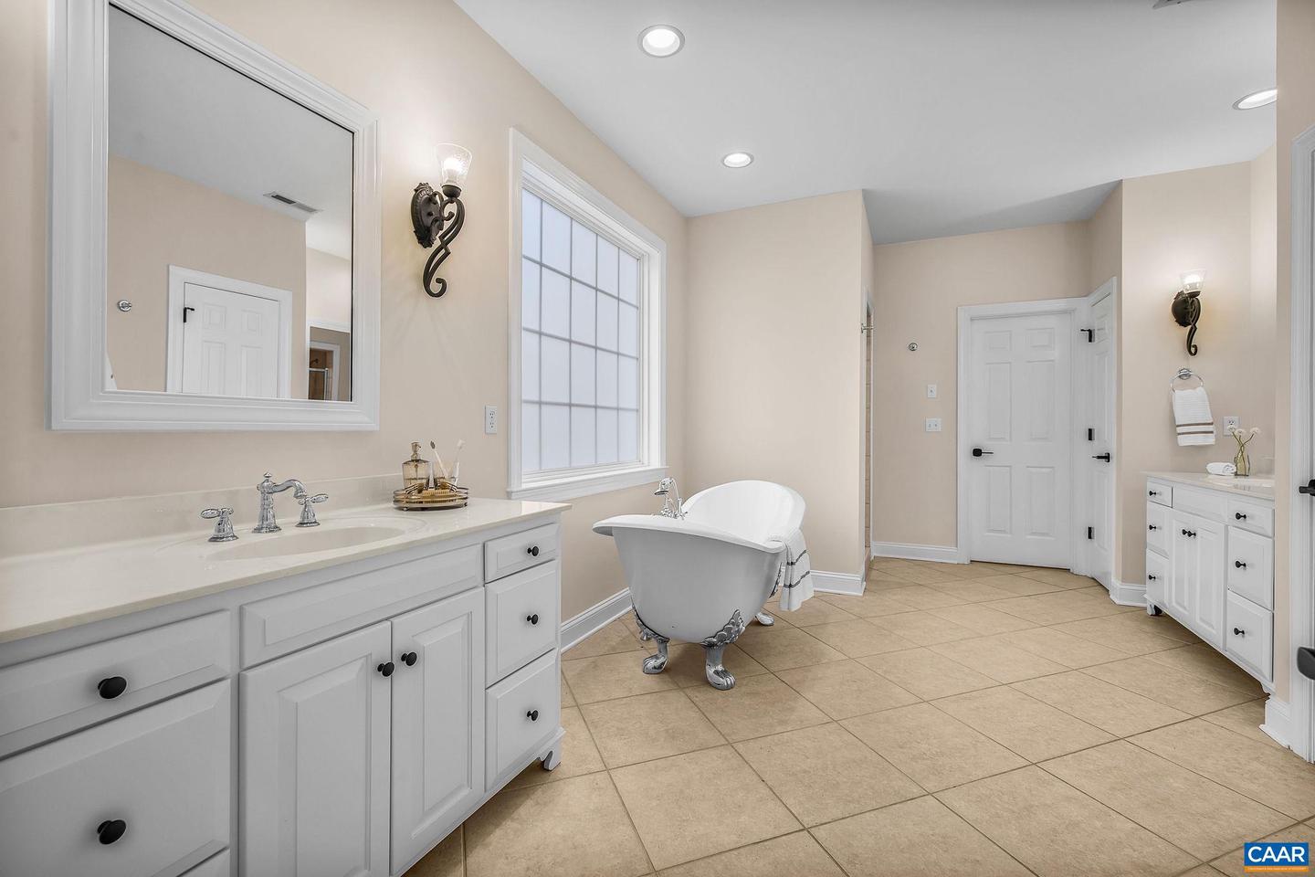 740 MURRAY LN, CHARLOTTESVILLE, Virginia 22903, 5 Bedrooms Bedrooms, ,5 BathroomsBathrooms,Residential,For sale,740 MURRAY LN,670545 MLS # 670545