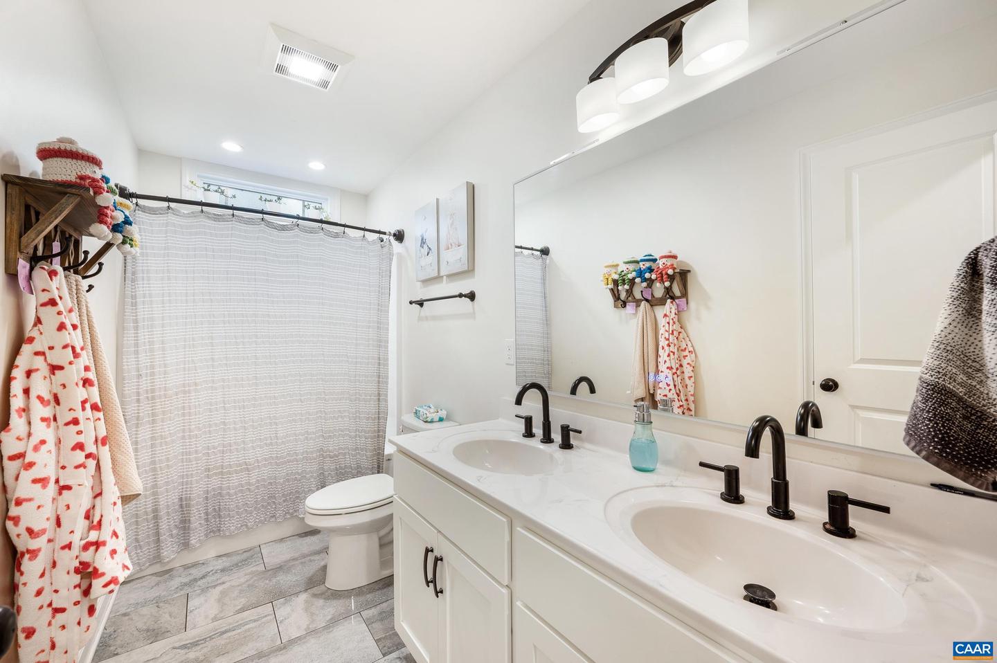 2072 CUMBERLAND RD, FARMVILLE, Virginia 23901, 4 Bedrooms Bedrooms, ,2 BathroomsBathrooms,Residential,For sale,2072 CUMBERLAND RD,670562 MLS # 670562 2072 CUMBERLAND RD, FARMVILLE, Virginia 23901, 4 Bedrooms Bedrooms, ,2 BathroomsBathrooms,Residential,For sale,2072 CUMBERLAND RD,670562 MLS # 670562