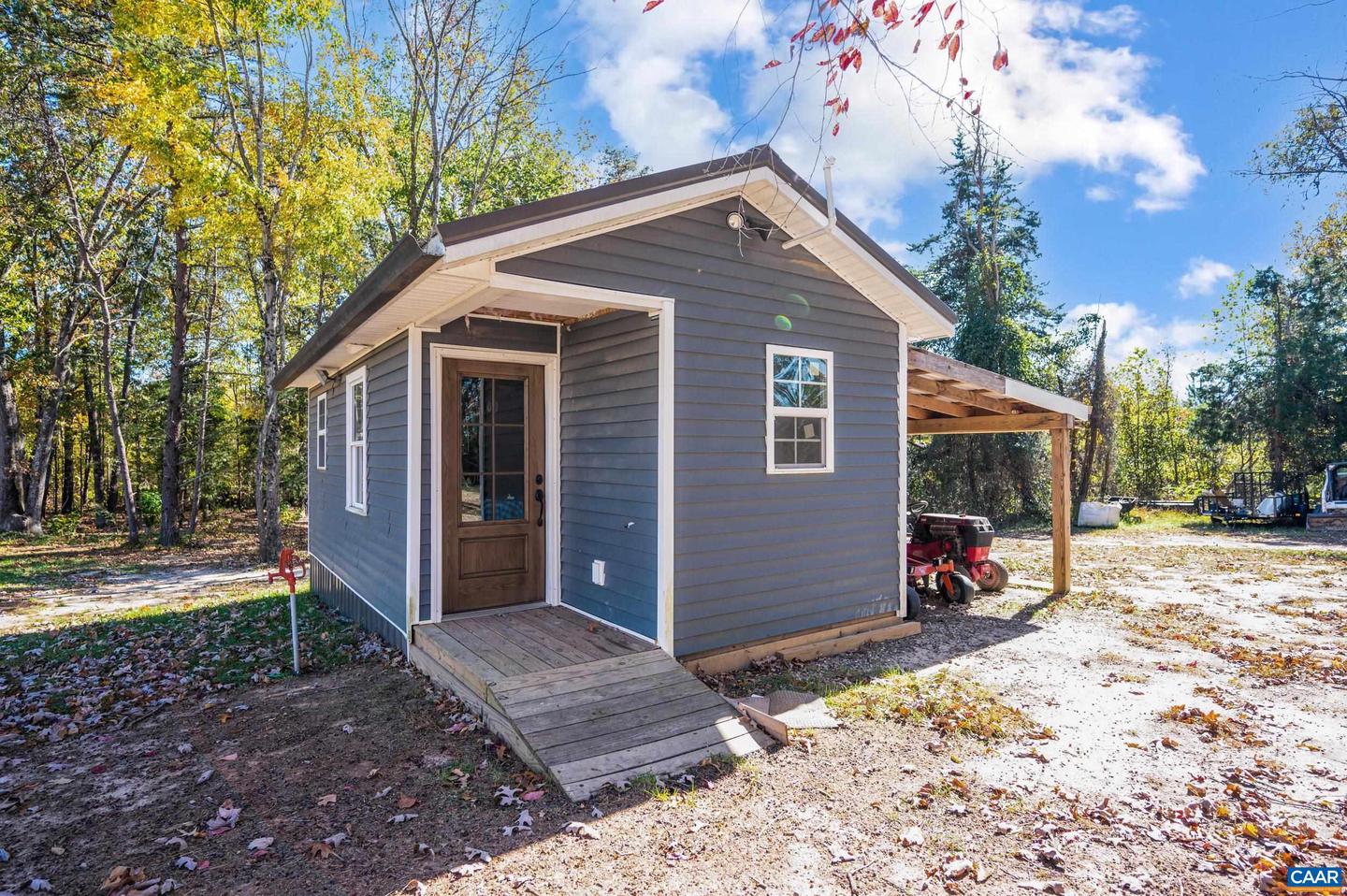 2072 CUMBERLAND RD, FARMVILLE, Virginia 23901, 4 Bedrooms Bedrooms, ,2 BathroomsBathrooms,Residential,For sale,2072 CUMBERLAND RD,670562 MLS # 670562 2072 CUMBERLAND RD, FARMVILLE, Virginia 23901, 4 Bedrooms Bedrooms, ,2 BathroomsBathrooms,Residential,For sale,2072 CUMBERLAND RD,670562 MLS # 670562