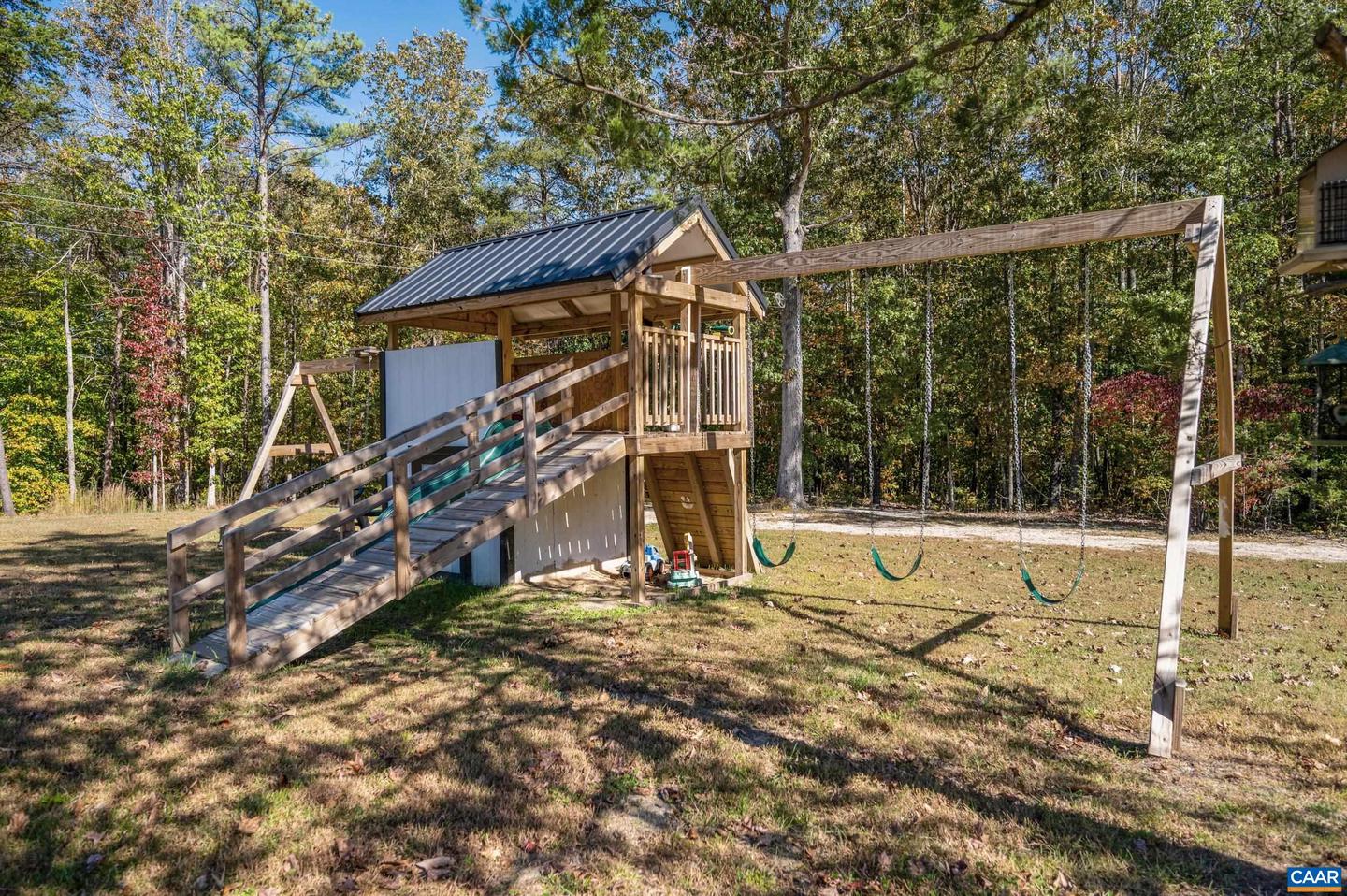 2072 CUMBERLAND RD, FARMVILLE, Virginia 23901, 4 Bedrooms Bedrooms, ,2 BathroomsBathrooms,Residential,For sale,2072 CUMBERLAND RD,670562 MLS # 670562 2072 CUMBERLAND RD, FARMVILLE, Virginia 23901, 4 Bedrooms Bedrooms, ,2 BathroomsBathrooms,Residential,For sale,2072 CUMBERLAND RD,670562 MLS # 670562