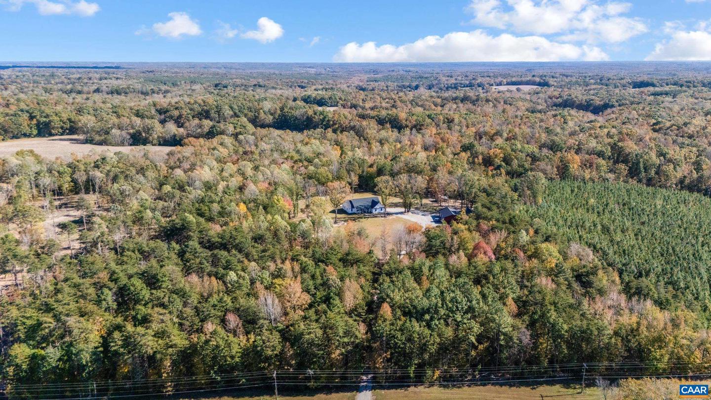 2072 CUMBERLAND RD, FARMVILLE, Virginia 23901, 4 Bedrooms Bedrooms, ,2 BathroomsBathrooms,Residential,For sale,2072 CUMBERLAND RD,670562 MLS # 670562 2072 CUMBERLAND RD, FARMVILLE, Virginia 23901, 4 Bedrooms Bedrooms, ,2 BathroomsBathrooms,Residential,For sale,2072 CUMBERLAND RD,670562 MLS # 670562