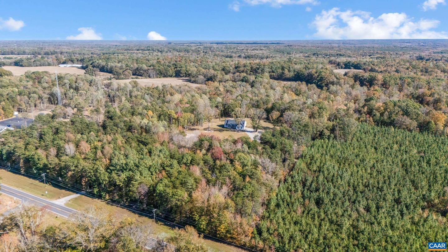 2072 CUMBERLAND RD, FARMVILLE, Virginia 23901, 4 Bedrooms Bedrooms, ,2 BathroomsBathrooms,Residential,For sale,2072 CUMBERLAND RD,670562 MLS # 670562 2072 CUMBERLAND RD, FARMVILLE, Virginia 23901, 4 Bedrooms Bedrooms, ,2 BathroomsBathrooms,Residential,For sale,2072 CUMBERLAND RD,670562 MLS # 670562