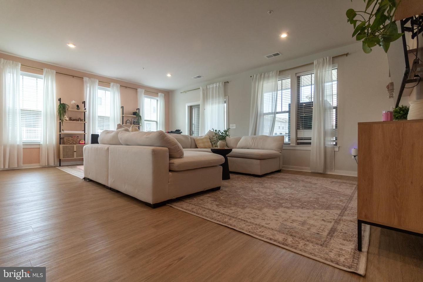 201-B PARK CENTRAL TER #B, MANASSAS PARK, Virginia 20111, 3 Bedrooms Bedrooms, ,2 BathroomsBathrooms,Residential,For sale,201-B PARK CENTRAL TER #B,VAMP2003424 MLS # VAMP2003424 201-B PARK CENTRAL TER #B, MANASSAS PARK, Virginia 20111, 3 Bedrooms Bedrooms, ,2 BathroomsBathrooms,Residential,For sale,201-B PARK CENTRAL TER #B,VAMP2003424 MLS # VAMP2003424