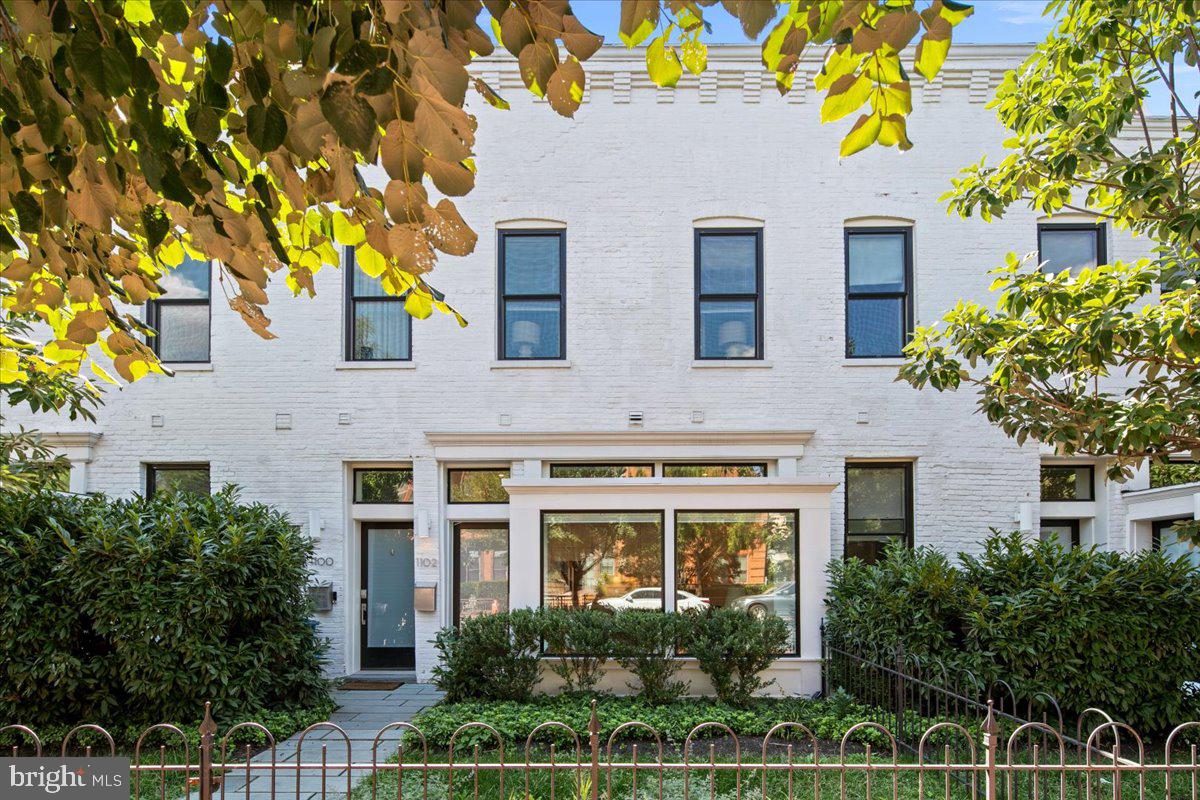 1102 T ST NW, WASHINGTON, District Of Columbia 20009, 3 Bedrooms Bedrooms, ,2 BathroomsBathrooms,Residential,For sale,1102 T ST NW,DCDC2229586 MLS # DCDC2229586 1102 T ST NW, WASHINGTON, District Of Columbia 20009, 3 Bedrooms Bedrooms, ,2 BathroomsBathrooms,Residential,For sale,1102 T ST NW,DCDC2229586 MLS # DCDC2229586