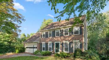 11603 AUBURN GROVE CT, RESTON, Virginia 20194, 5 Bedrooms Bedrooms, ,3 BathroomsBathrooms,Residential,For sale,11603 AUBURN GROVE CT,VAFX2276966 MLS # VAFX2276966