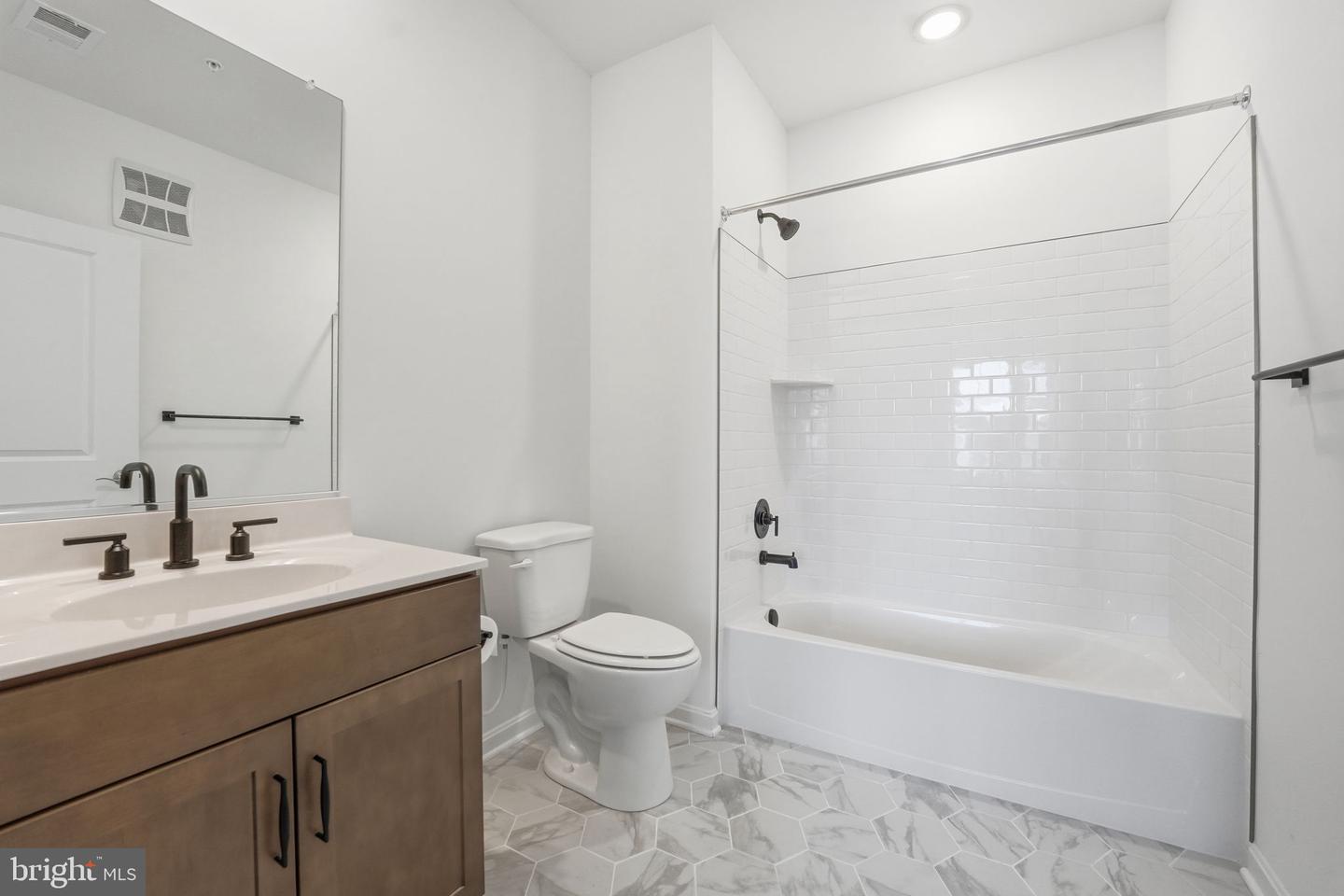 13970 ENGLEFIELD DR #207, WOODBRIDGE, Virginia 22193, 2 Bedrooms Bedrooms, ,2 BathroomsBathrooms,Residential,For sale,13970 ENGLEFIELD DR #207,VAPW2106930 MLS # VAPW2106930 13970 ENGLEFIELD DR #207, WOODBRIDGE, Virginia 22193, 2 Bedrooms Bedrooms, ,2 BathroomsBathrooms,Residential,For sale,13970 ENGLEFIELD DR #207,VAPW2106930 MLS # VAPW2106930