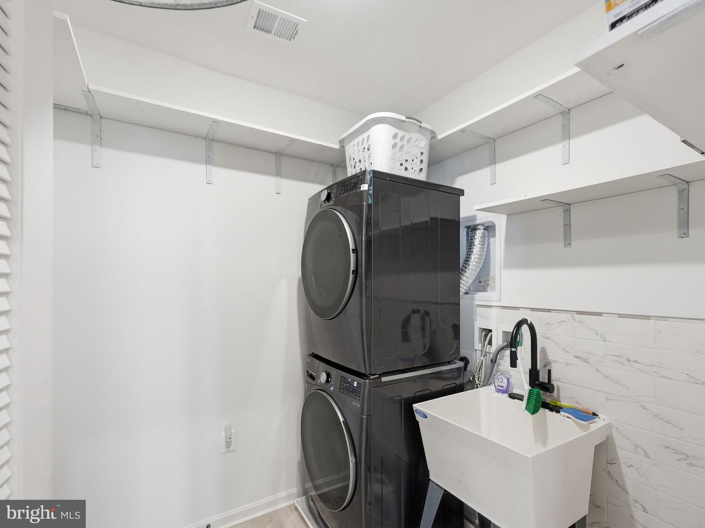 13970 ENGLEFIELD DR #207, WOODBRIDGE, Virginia 22193, 2 Bedrooms Bedrooms, ,2 BathroomsBathrooms,Residential,For sale,13970 ENGLEFIELD DR #207,VAPW2106930 MLS # VAPW2106930 13970 ENGLEFIELD DR #207, WOODBRIDGE, Virginia 22193, 2 Bedrooms Bedrooms, ,2 BathroomsBathrooms,Residential,For sale,13970 ENGLEFIELD DR #207,VAPW2106930 MLS # VAPW2106930