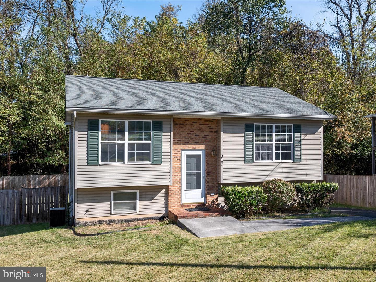 317 POLK AVE, FRONT ROYAL, Virginia 22630, 3 Bedrooms Bedrooms, ,2 BathroomsBathrooms,Residential,For sale,317 POLK AVE,VAWR2012678 MLS # VAWR2012678